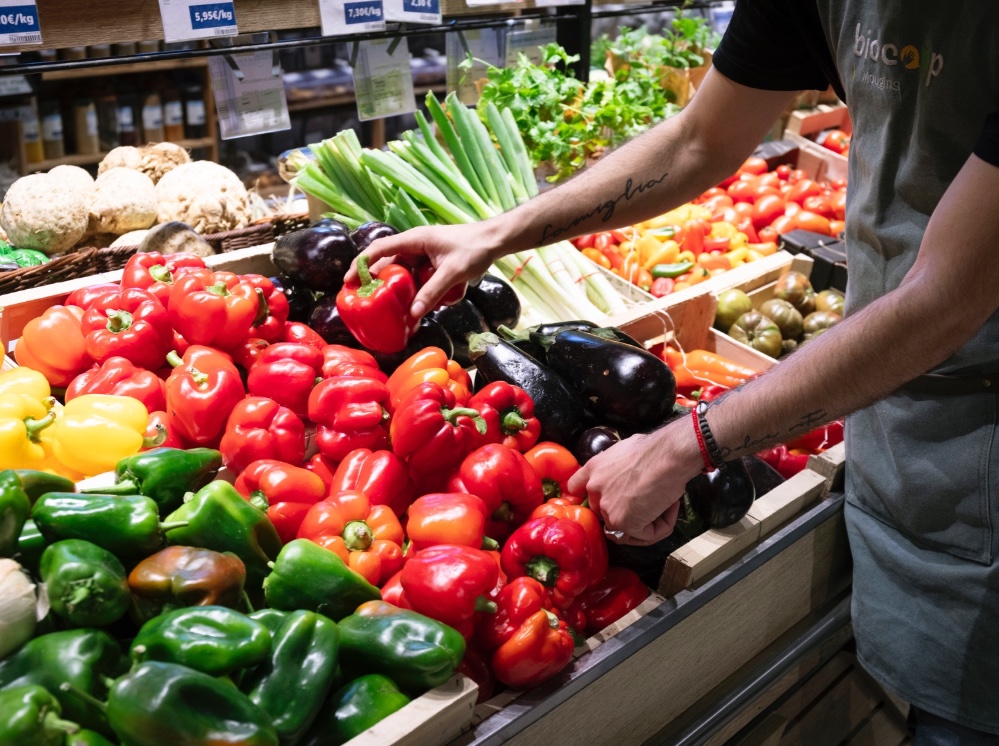 biocoop-méditerranée-mougins-rayon-fruits-legumes-biologiques-locaux